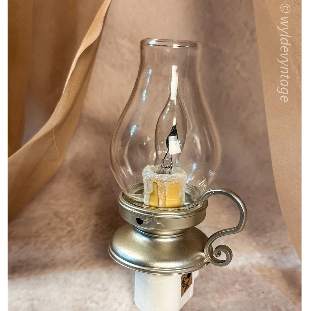 Vintage Style Oil Lamp Flickering‎ Nighlight